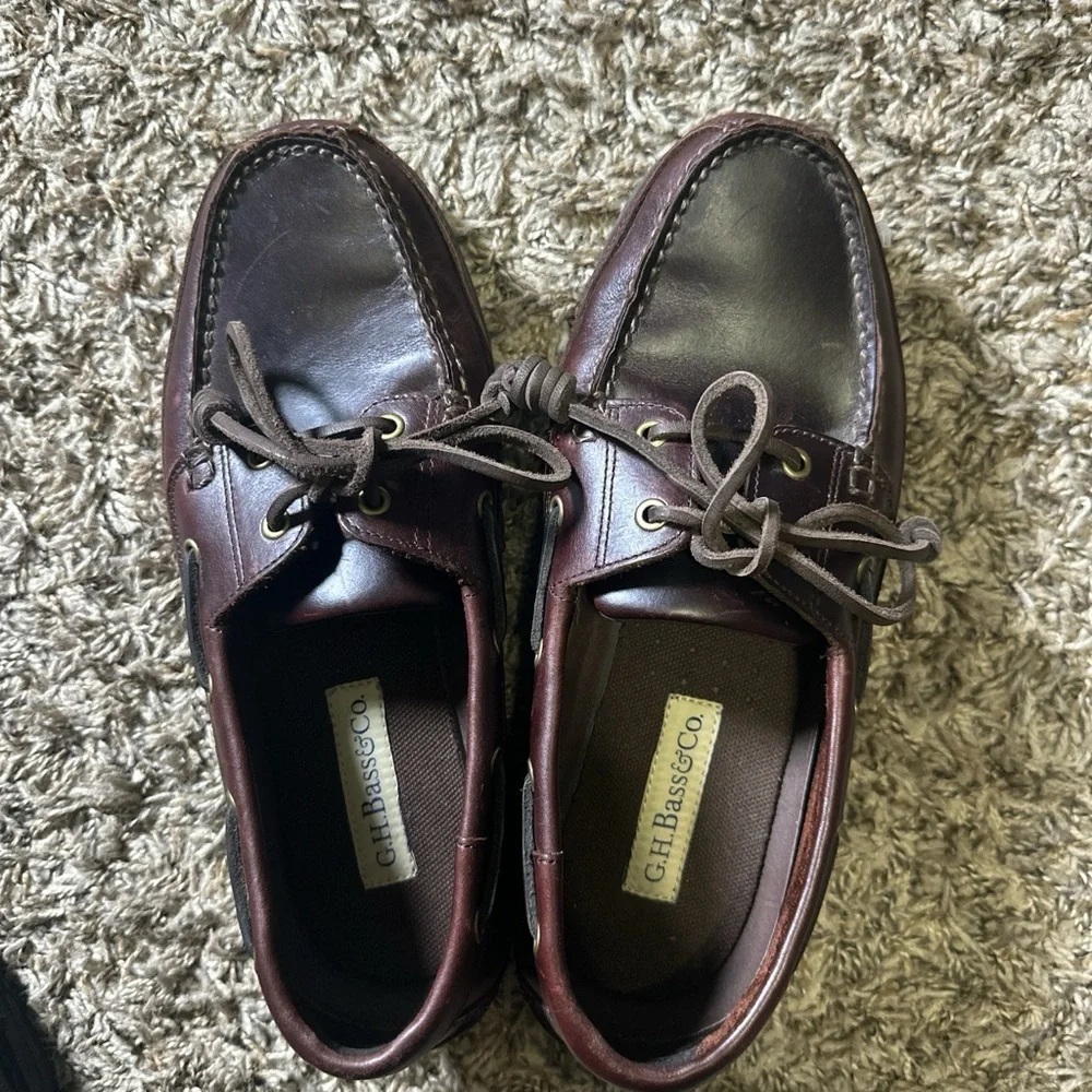 G H Bass Men's Leather Boat Shoes in Burgundy - Classic Lace-Up Moc Toe Size 8W
